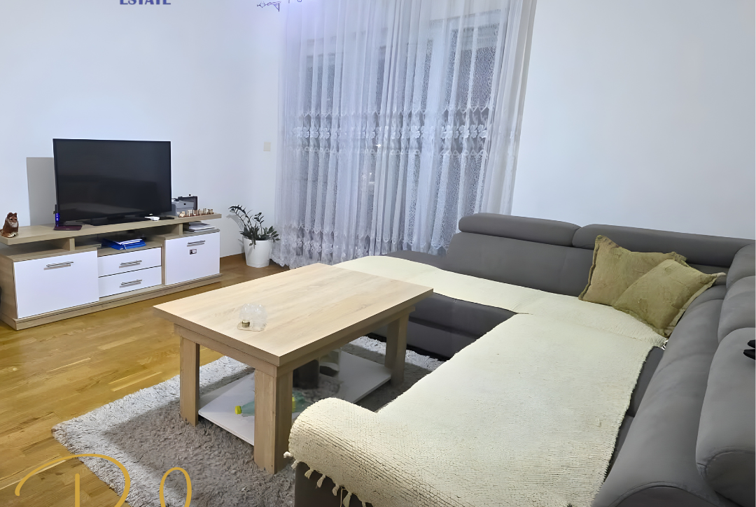 NA PRODAJU | JEDNOSOBAN STAN | 46 m² | BULEVAR PERA ĆETKOVIĆA | 3. SPRAT | 125.000 €ZGRADA BEMAX | JUŽNA ORIJENTACIJA | POTPUNO OPREMLJEN