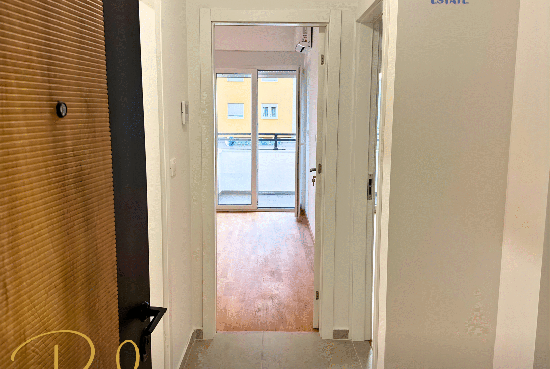 PRODAJE SE | LUKSUZAN | JEDNOSOBAN STAN | 45 m² | PRVI SPRAT | POBREŽJE | PODGORICA | 130.000 €