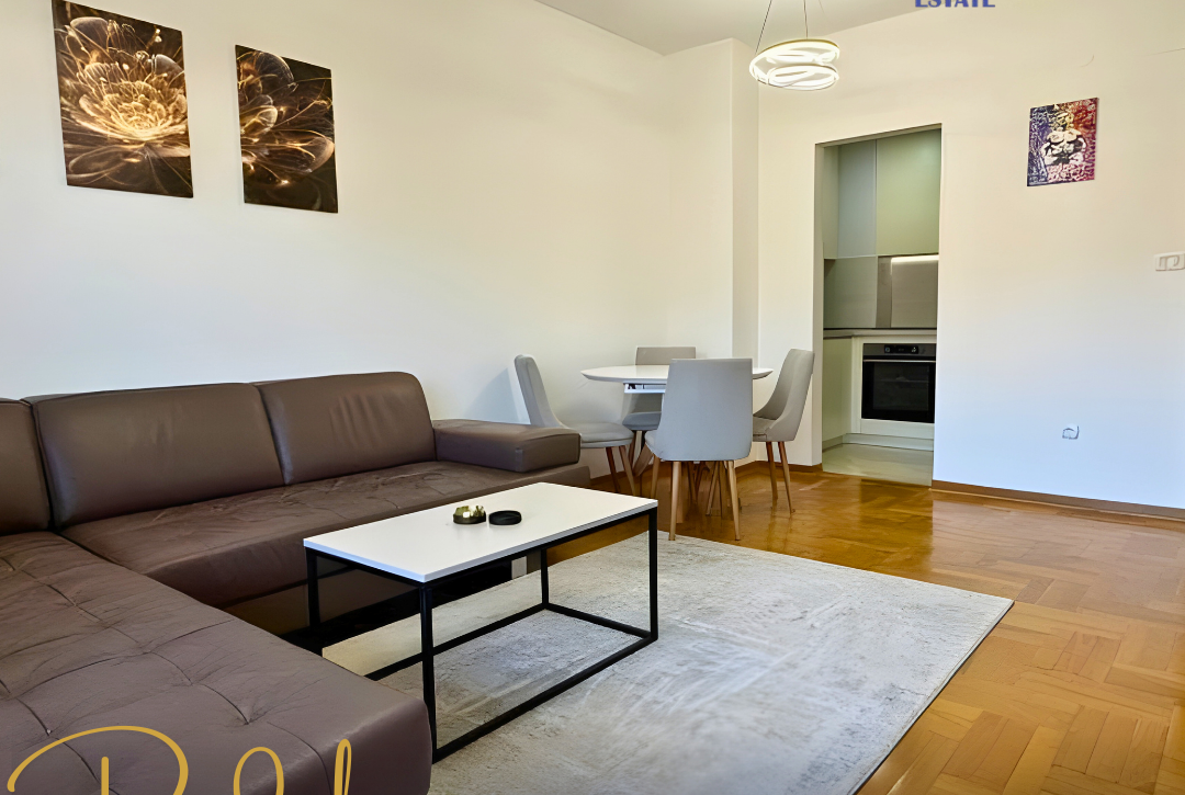 PRODAJE SE JEDNOIPOSOBAN STAN | 66 m² | PREKO MORAČE | PORED HRAMA | 200.000 €